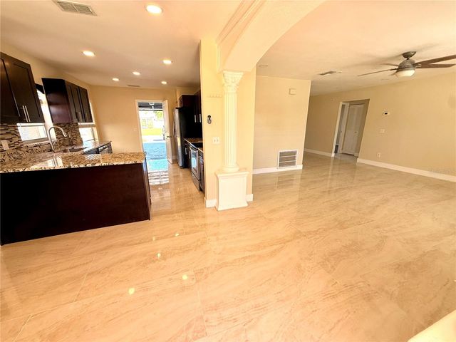 9026 DIXIANA VILLA CIR, Tampa, FL 33635