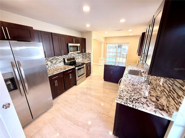 9026 DIXIANA VILLA CIR, Tampa, FL 33635