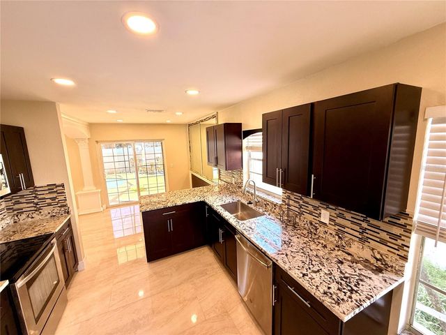 9026 DIXIANA VILLA CIR, Tampa, FL 33635