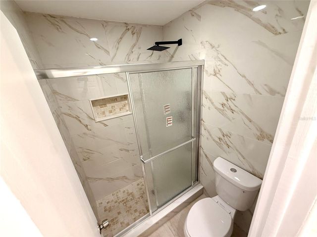 9026 DIXIANA VILLA CIR, Tampa, FL 33635