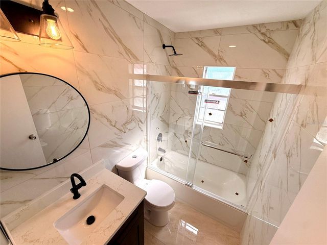 9026 DIXIANA VILLA CIR, Tampa, FL 33635