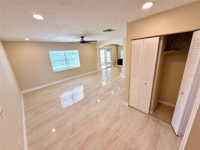 9026 DIXIANA VILLA CIR, Tampa, FL 33635