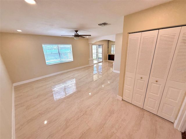 9026 DIXIANA VILLA CIR, Tampa, FL 33635