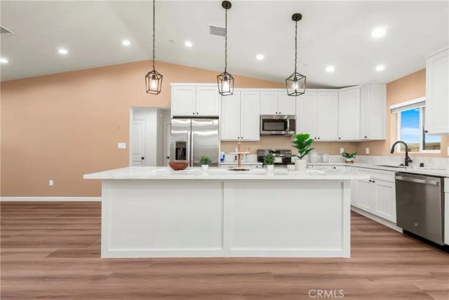 8225 Peach Avenue, California City, CA 93505