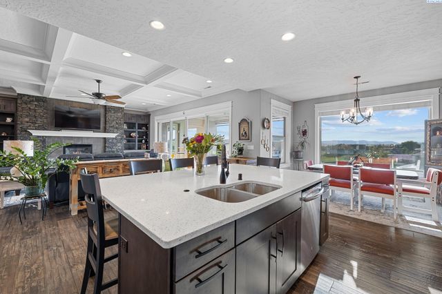 3006 N Bermuda Rd, Kennewick, WA 99338