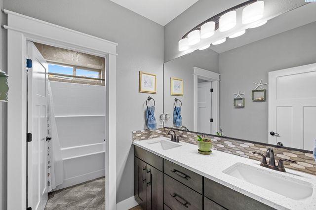 3006 N Bermuda Rd, Kennewick, WA 99338