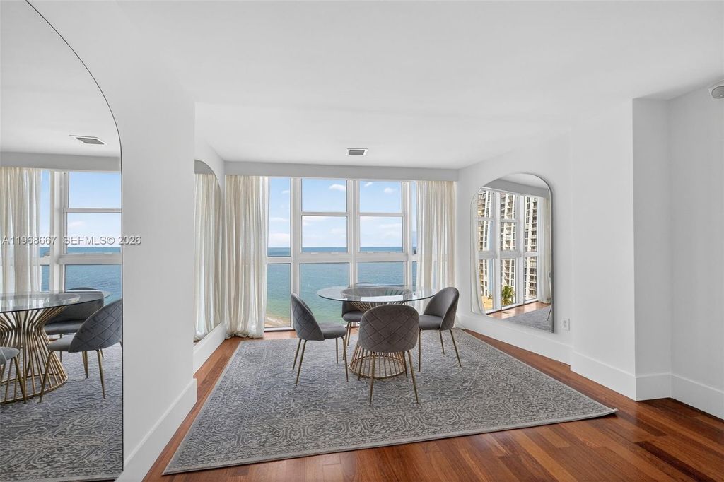 Image 28 of property listing at 600 Grapetree Dr 11B-N, Key Biscayne, FL 33149