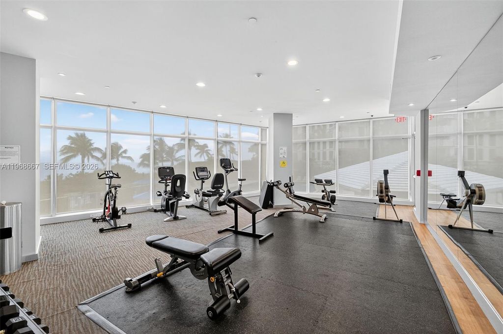 Image 36 of property listing at 600 Grapetree Dr 11B-N, Key Biscayne, FL 33149