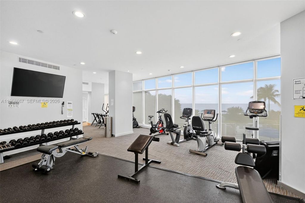 Image 37 of property listing at 600 Grapetree Dr 11B-N, Key Biscayne, FL 33149