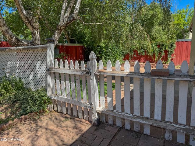 1707 N FORT VALLEY Road, Flagstaff, AZ 86001