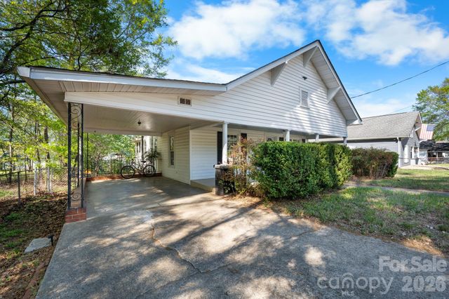 304 Garrou Avenue SE, Valdese, NC 28690
