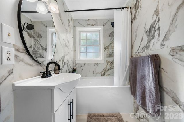 304 Garrou Avenue SE, Valdese, NC 28690