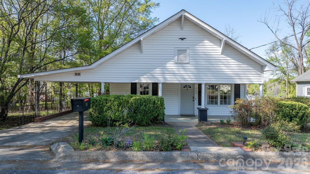 304 Garrou Avenue SE, Valdese, NC 28690