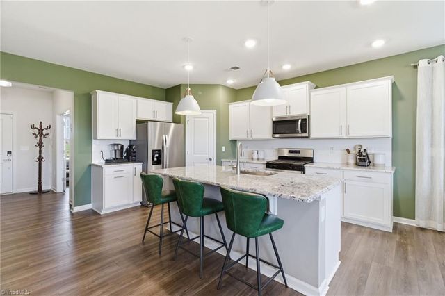 4217 Barrow Farm Road, Kernersville, NC 27284