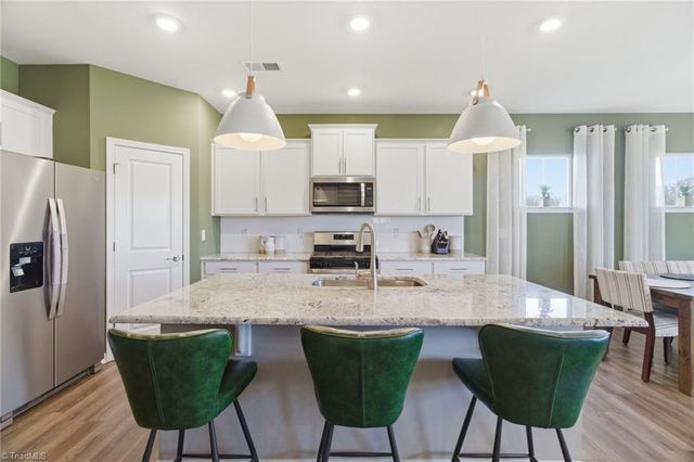 4217 Barrow Farm Road, Kernersville, NC 27284