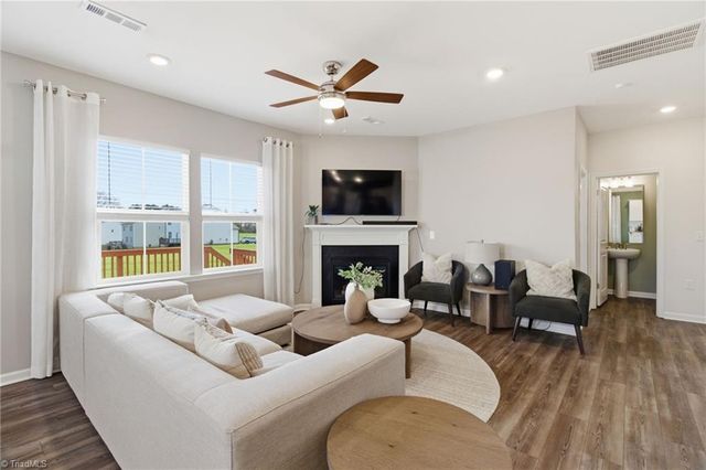 4217 Barrow Farm Road, Kernersville, NC 27284