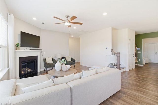 4217 Barrow Farm Road, Kernersville, NC 27284