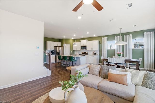 4217 Barrow Farm Road, Kernersville, NC 27284