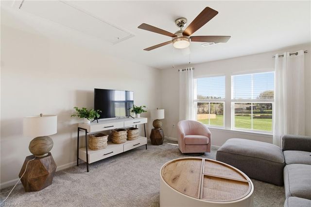 4217 Barrow Farm Road, Kernersville, NC 27284