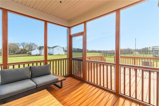 4217 Barrow Farm Road, Kernersville, NC 27284