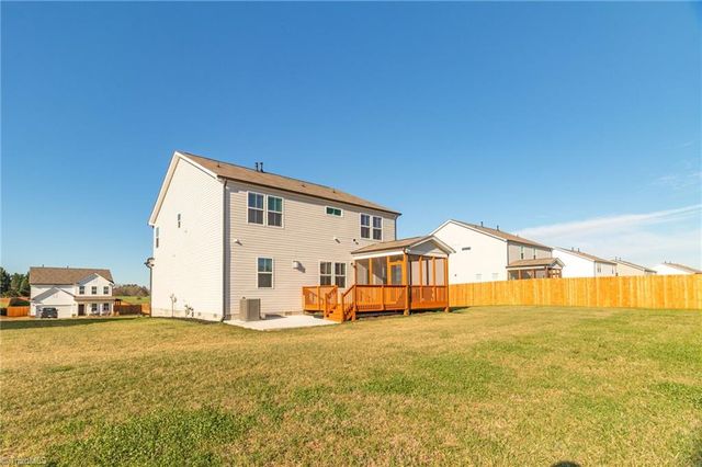 4217 Barrow Farm Road, Kernersville, NC 27284