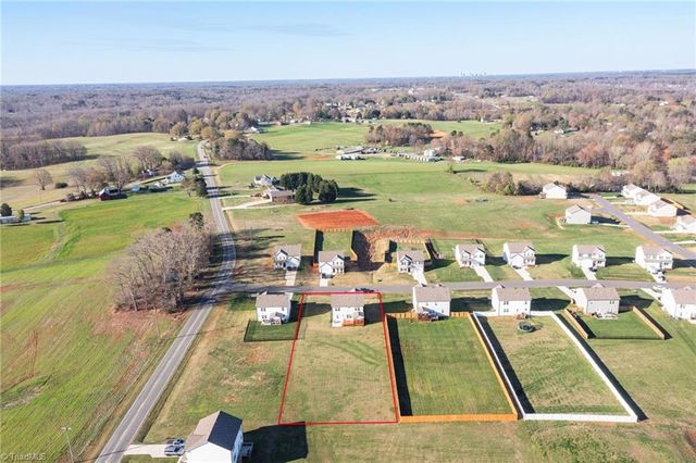 4217 Barrow Farm Road, Kernersville, NC 27284