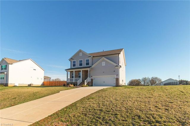 4217 Barrow Farm Road, Kernersville, NC 27284
