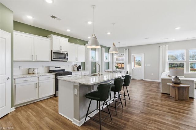 4217 Barrow Farm Road, Kernersville, NC 27284