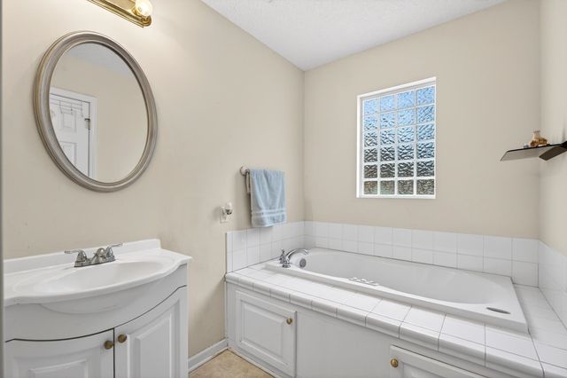 105 Falcon Lane, Chesnee, SC 29323