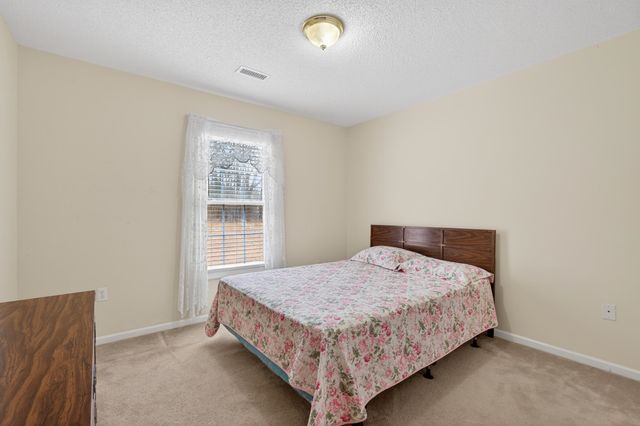 105 Falcon Lane, Chesnee, SC 29323