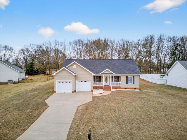 105 Falcon Lane, Chesnee, SC 29323