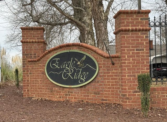 105 Falcon Lane, Chesnee, SC 29323