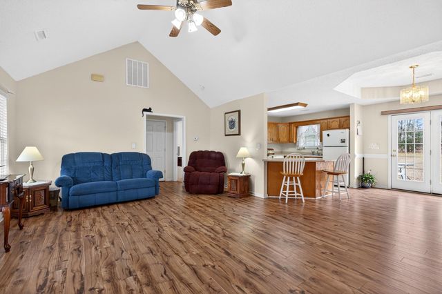 105 Falcon Lane, Chesnee, SC 29323