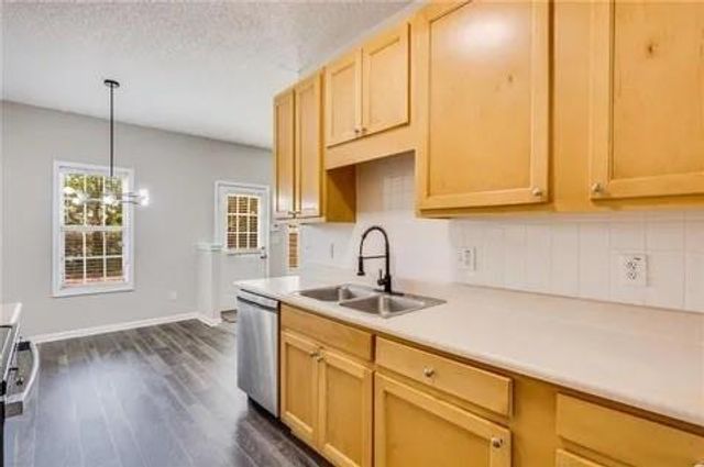 762 Commerce, Riverdale, GA 30296