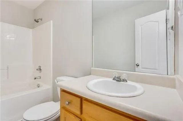 762 Commerce, Riverdale, GA 30296