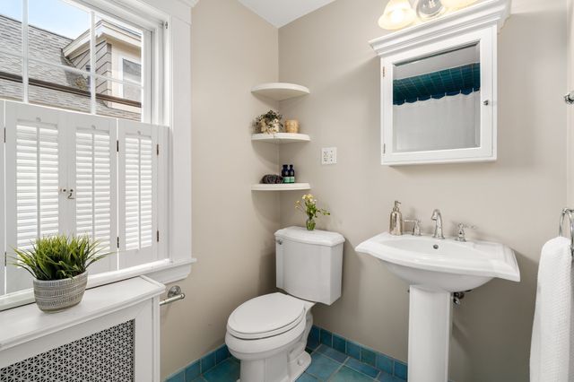 1200 Brook Road, Milton, MA 02186