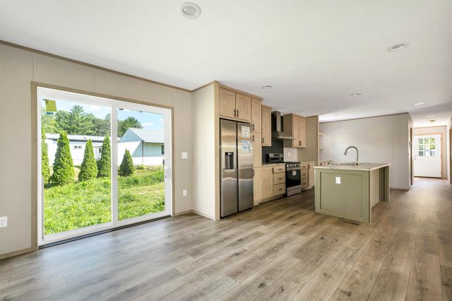 4 Leisure Lane, Belmont, NH 03220