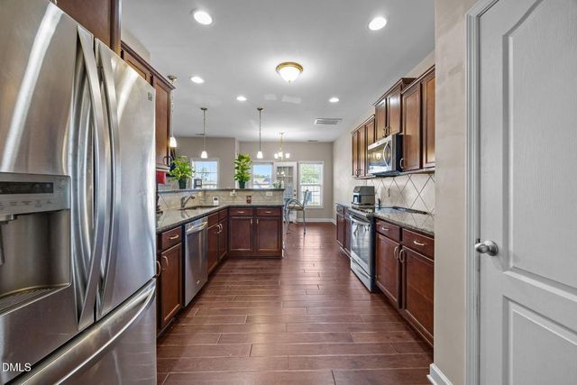 30 Sunbury Court, Zebulon, NC 27597