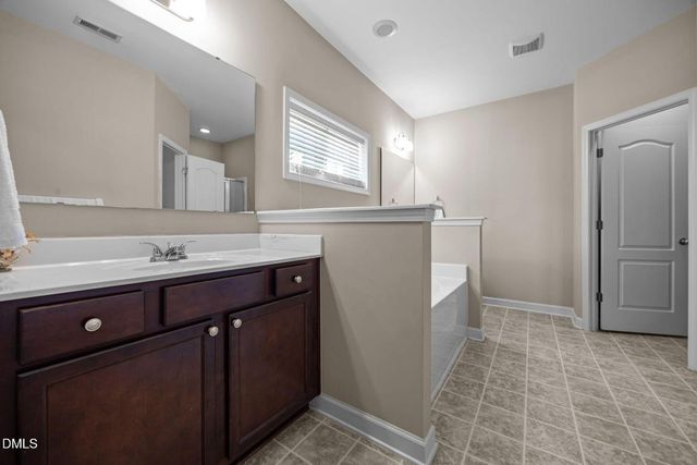 30 Sunbury Court, Zebulon, NC 27597