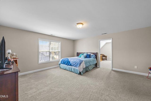 30 Sunbury Court, Zebulon, NC 27597