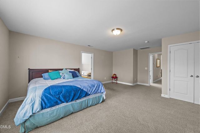 30 Sunbury Court, Zebulon, NC 27597