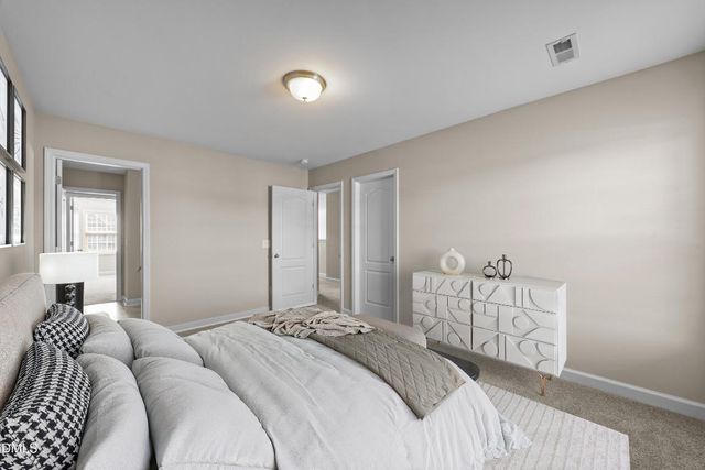 30 Sunbury Court, Zebulon, NC 27597