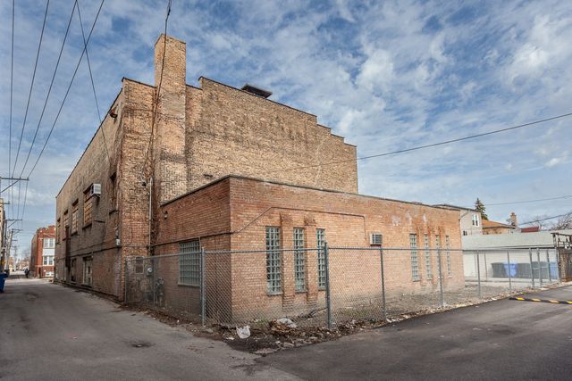6645 S Troy Street, Chicago, IL 60629