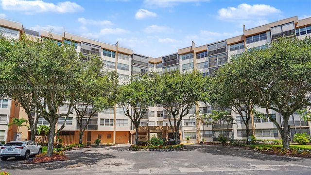 1300 Saint Charles Pl 417, Pembroke Pines, FL 33026