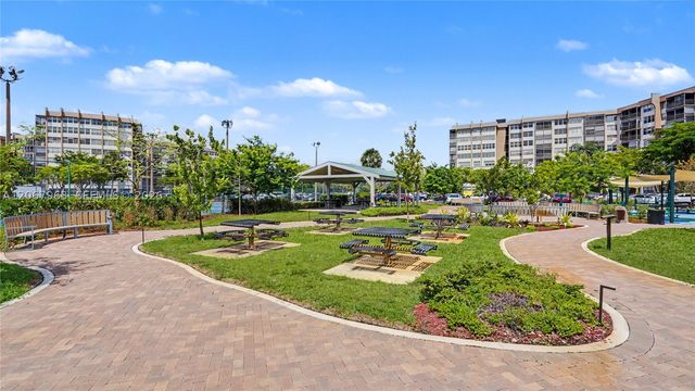 1300 Saint Charles Pl 417, Pembroke Pines, FL 33026