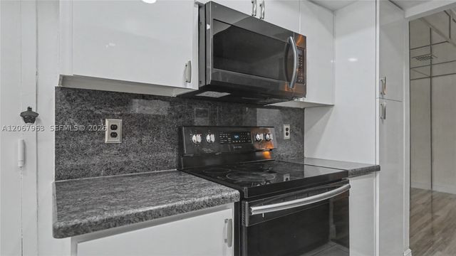 1300 Saint Charles Pl 417, Pembroke Pines, FL 33026