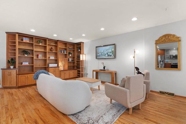 2214 Woodside Drive, Cross Plains, WI 53528