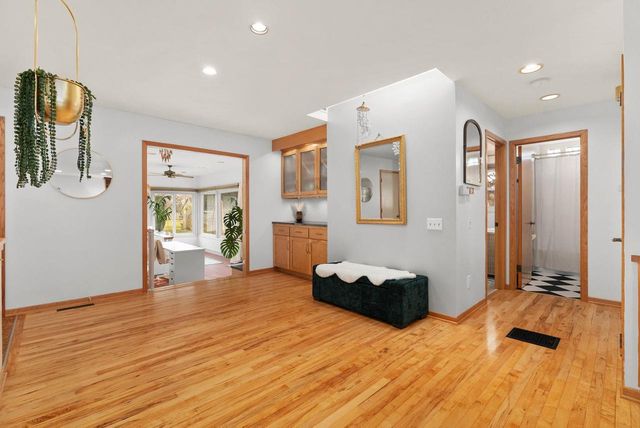 2214 Woodside Drive, Cross Plains, WI 53528