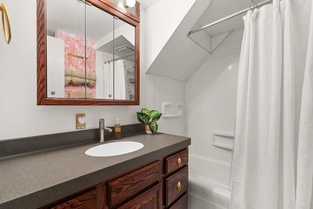 2214 Woodside Drive, Cross Plains, WI 53528