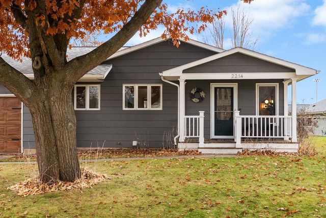 2214 Woodside Drive, Cross Plains, WI 53528